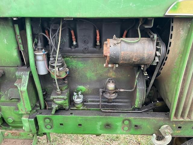 Image of John Deere 3010 equipment image 3