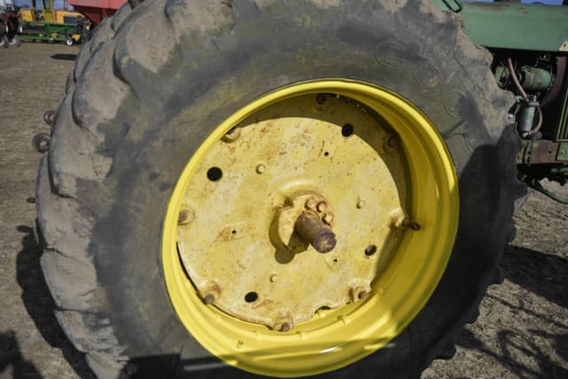 Image of John Deere 3010 equipment image 4