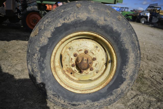 Image of John Deere 3010 equipment image 3