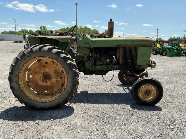 Image of John Deere 3010 equipment image 1