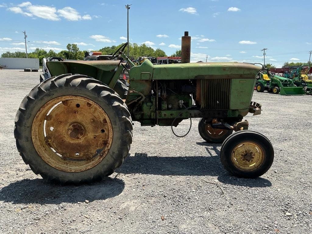 John Deere 3010 Equipment Image0