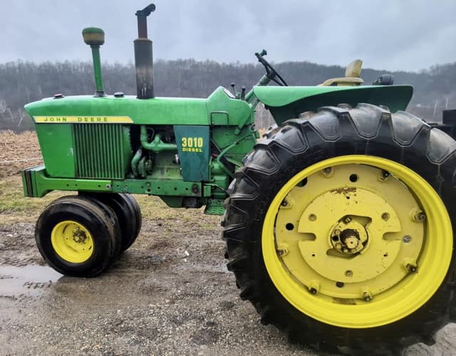 Image of John Deere 3010 equipment image 2