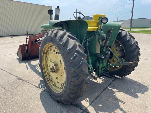 Image of John Deere 3010 equipment image 4