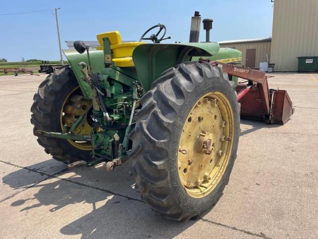 Image of John Deere 3010 equipment image 3
