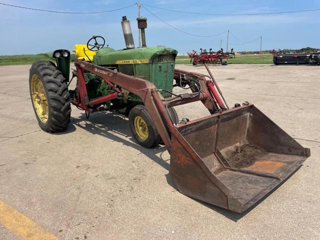 Image of John Deere 3010 equipment image 2