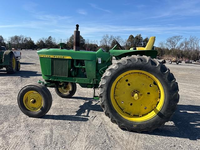 Image of John Deere 3010 equipment image 1