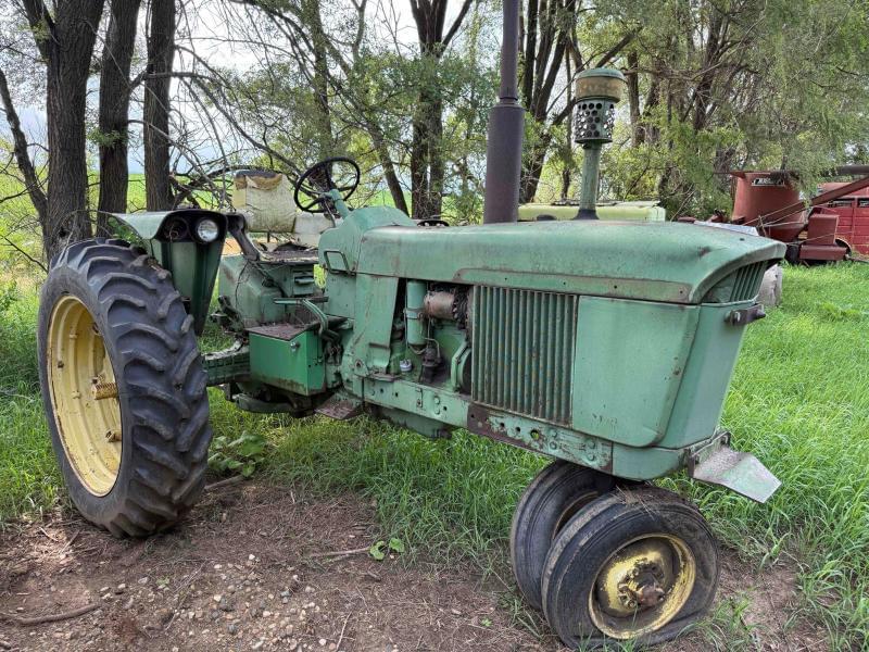 Image of John Deere 3010 Primary image