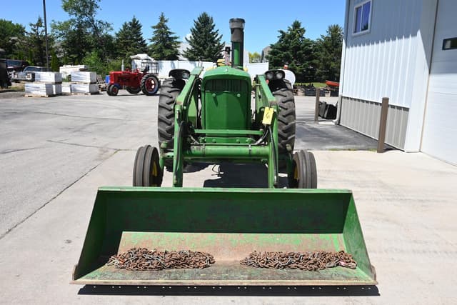 Image of John Deere 3010 equipment image 4