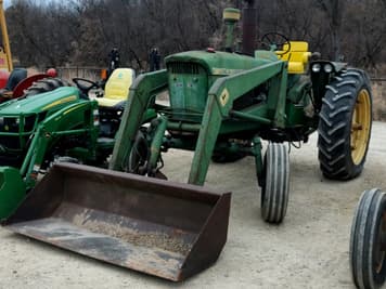 Main image John Deere 3010