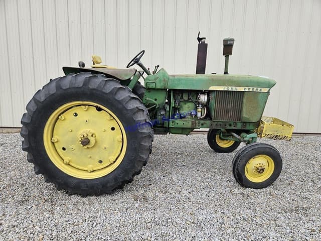 Image of John Deere 3010 equipment image 1
