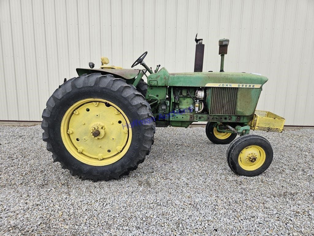 John Deere 3010 Equipment Image0