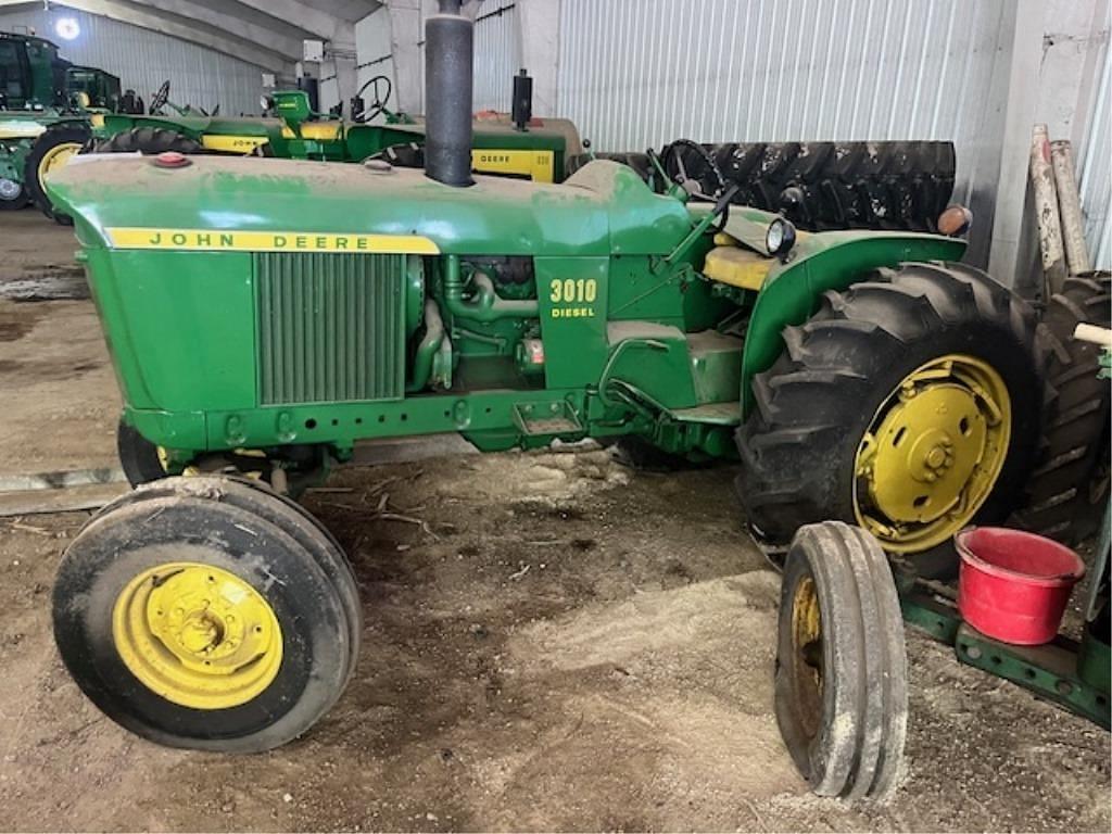Image of John Deere 3010 Image 0