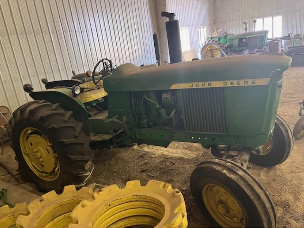 Image of John Deere 3010 Image 1