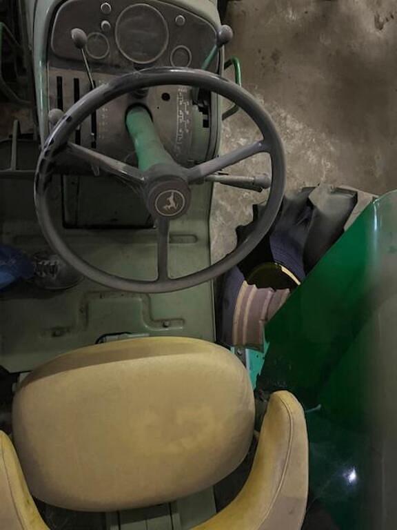 Image of John Deere 3010 Image 1