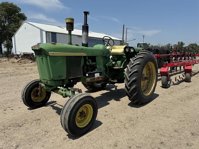 Image of John Deere 3010 equipment image 1