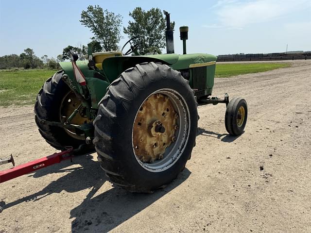 Image of John Deere 3010 equipment image 4