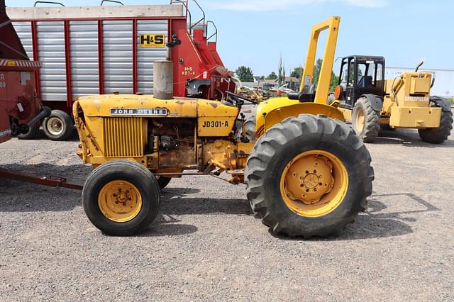 Image of John Deere 301A equipment image 2