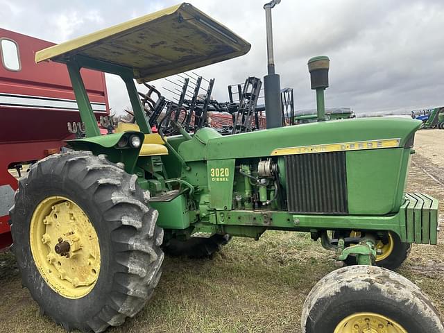 Image of John Deere 3020 equipment image 2