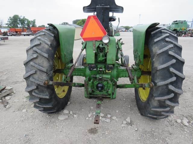 Image of John Deere 3020 equipment image 3