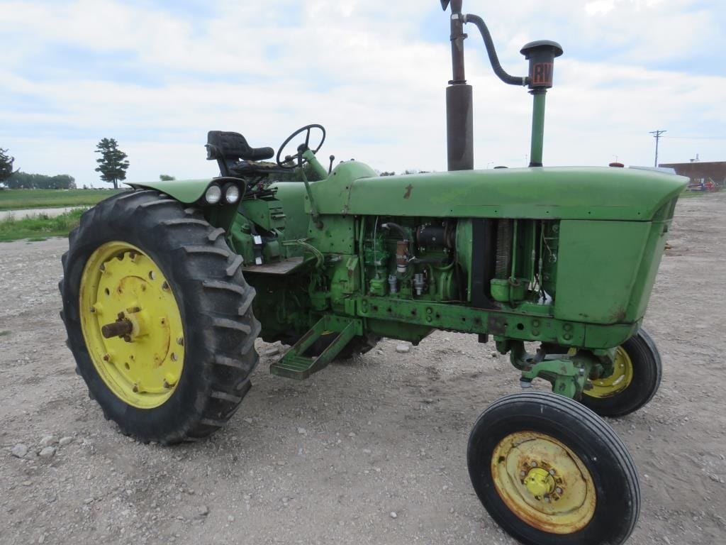John Deere 3020 Equipment Image0