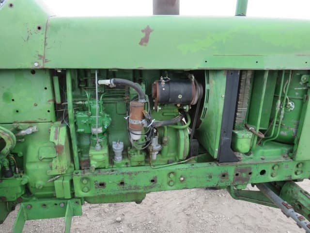Image of John Deere 3020 equipment image 1