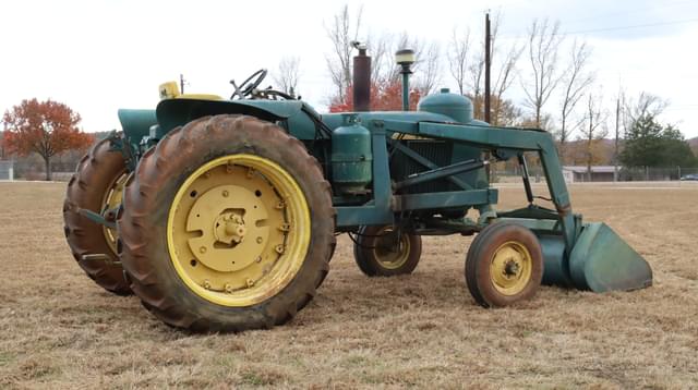 Image of John Deere 3020 equipment image 1