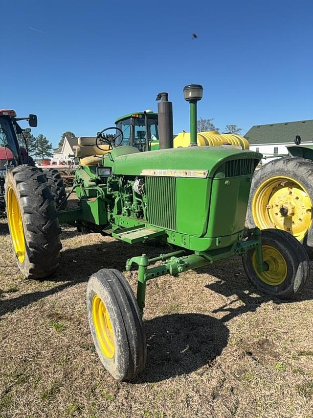 Image of John Deere 3020 equipment image 2