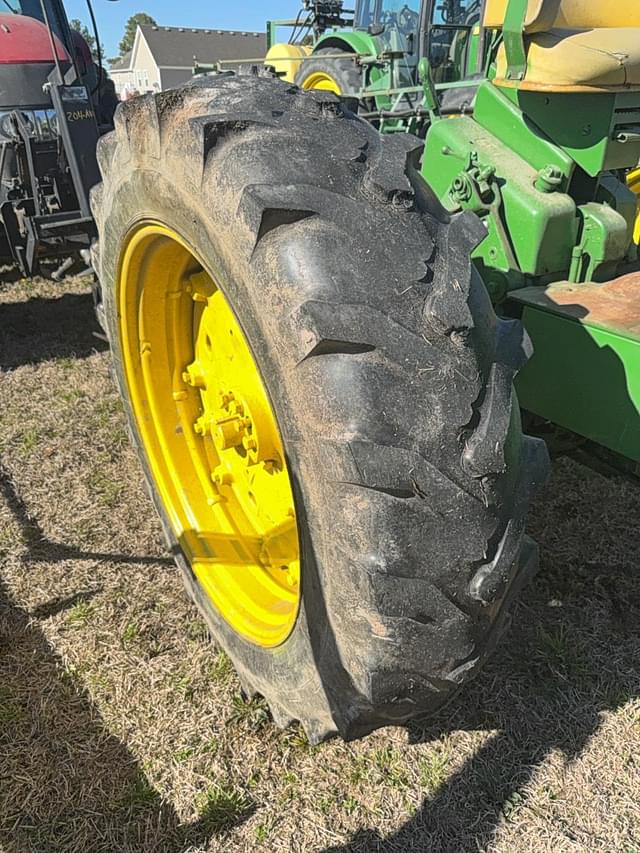 Image of John Deere 3020 equipment image 4