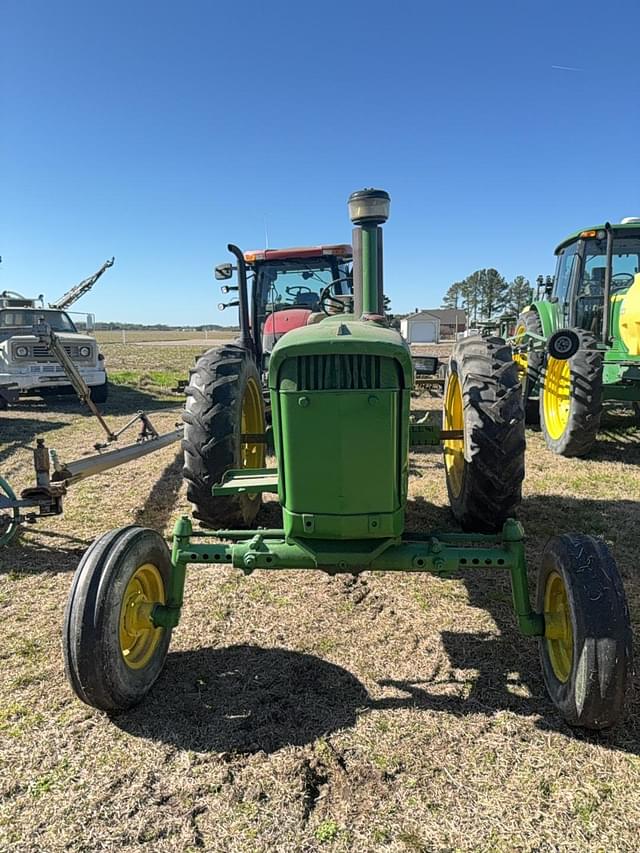 Image of John Deere 3020 equipment image 1