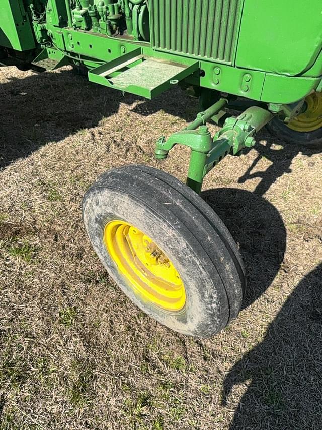 Image of John Deere 3020 equipment image 3