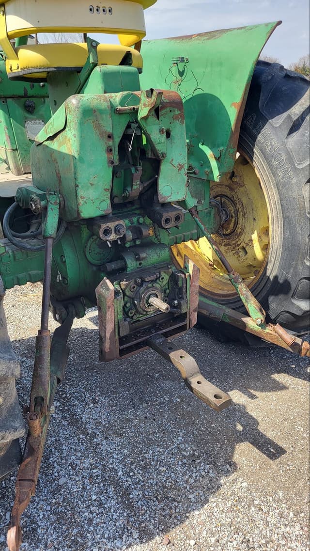 Image of John Deere 3020 equipment image 4