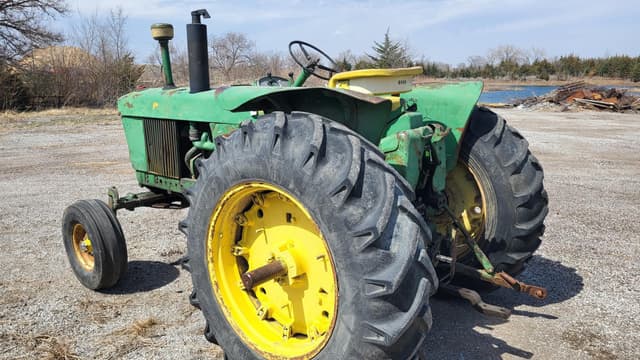 Image of John Deere 3020 equipment image 3