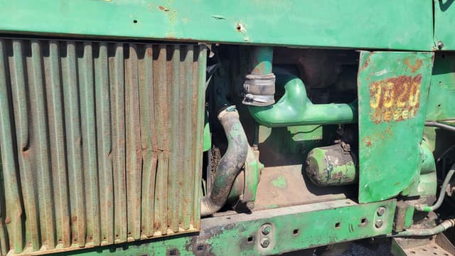 Image of John Deere 3020 equipment image 2