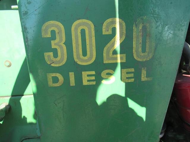 Image of John Deere 3020 equipment image 2