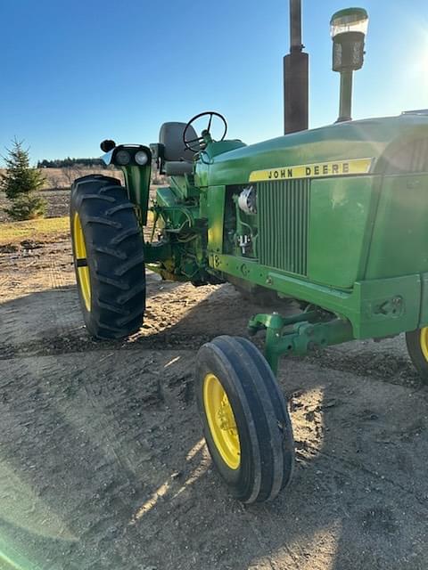 Image of John Deere 3020 equipment image 1