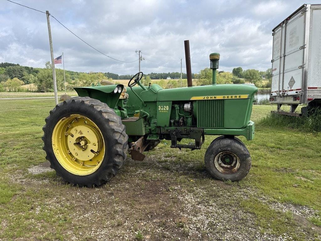 John Deere 3020 Equipment Image0