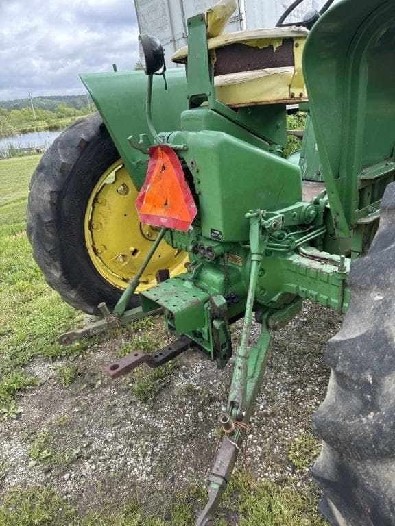 Image of John Deere 3020 equipment image 4