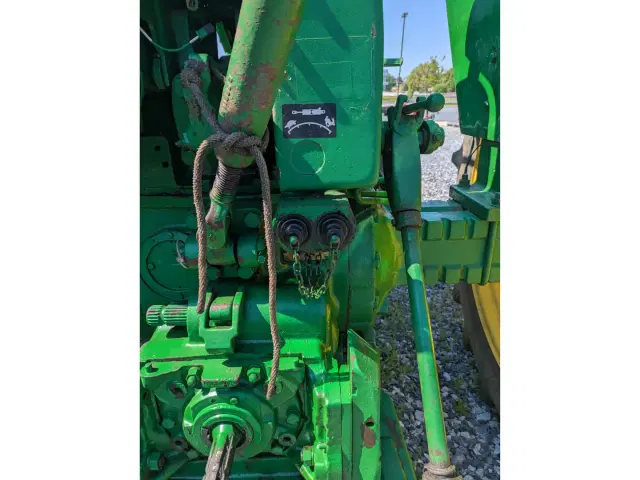 Image of John Deere 3020 equipment image 3
