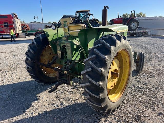 Image of John Deere 3020 equipment image 3