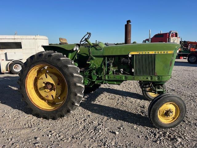 Image of John Deere 3020 equipment image 1