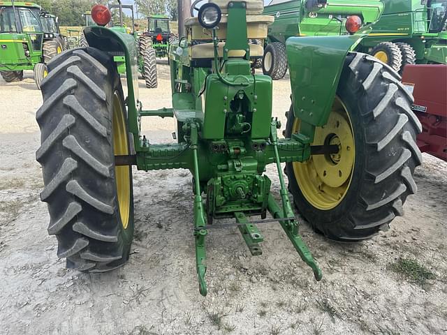 Image of John Deere 3020 equipment image 3