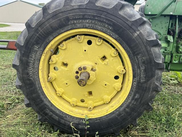 Image of John Deere 3020 equipment image 4