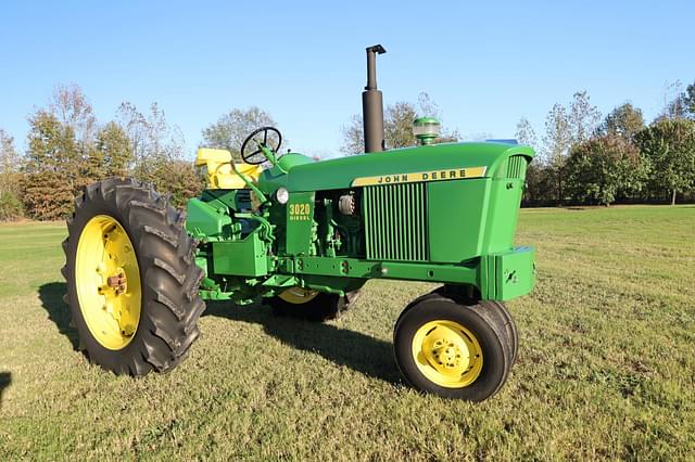 Image of John Deere 3020 equipment image 2