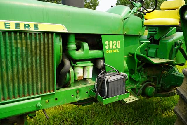 Image of John Deere 3020 equipment image 3