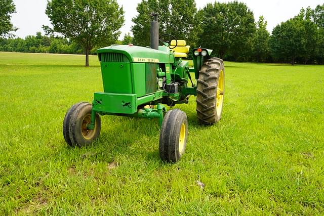 Image of John Deere 3020 equipment image 4
