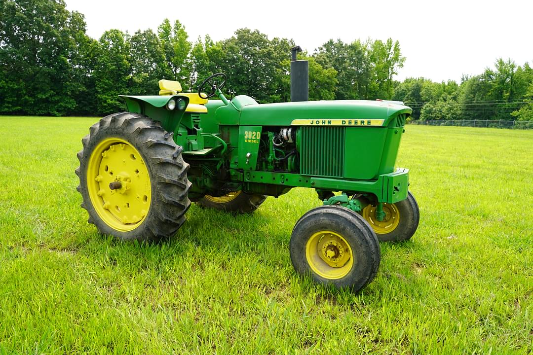 Image of John Deere 3020 Primary image