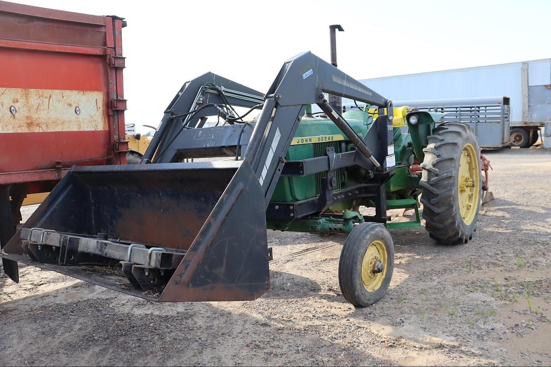 Image of John Deere 3020 Primary image