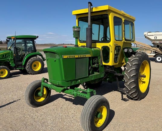 1964 John Deere 3020 Equipment Image0