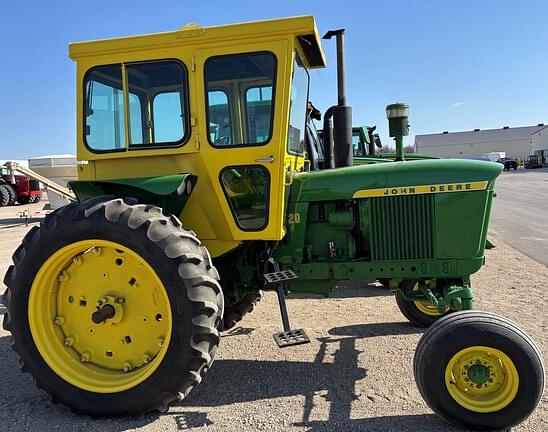 Image of John Deere 3020 equipment image 2