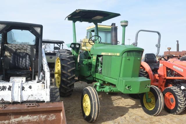 Image of John Deere 3020 equipment image 4